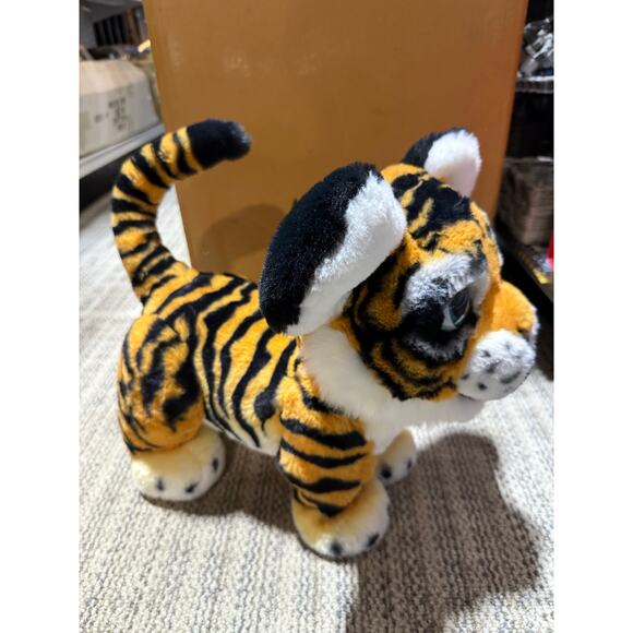 Hasbro Furreal RoarinTyler Tiger Animatronic Plush - Picture 3 of 7
